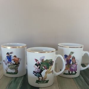 Elegant White Ceramic Mugs with Gold Trim